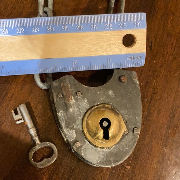 Vintage Reproduction of Antique PADLOCK with skeleton key & chain, lock replica - Picture 7 of 10